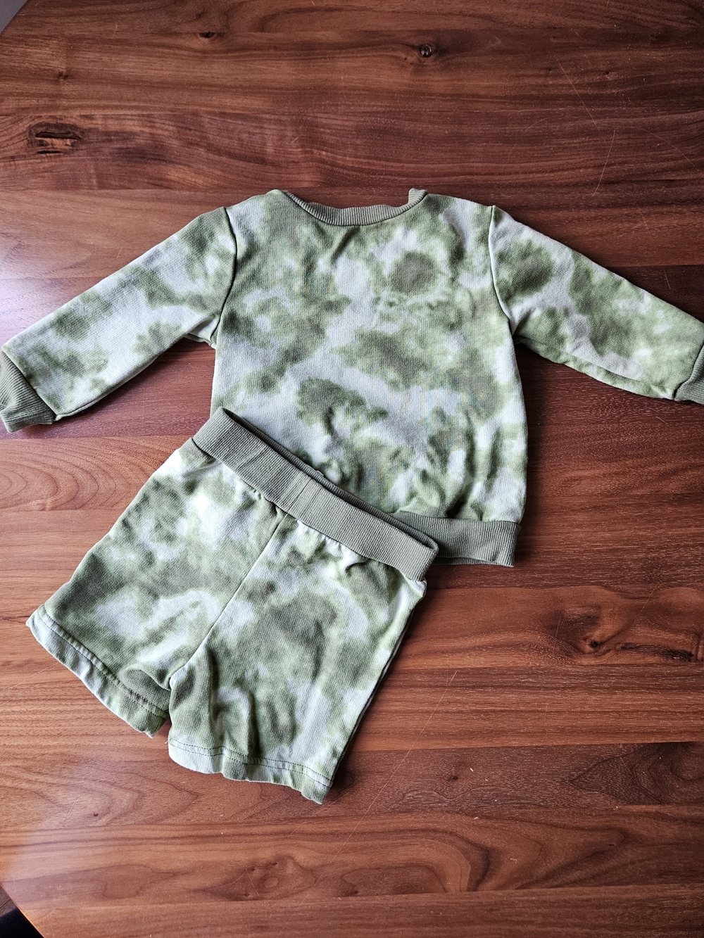 12-18M NWOT Little Me Tie Dye Green Matching Set - Picture 2 of 4